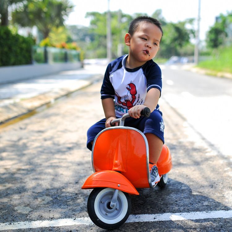  Ambosstoys -  Primo Classic Ride-On Scooter - Orange -  Preschool