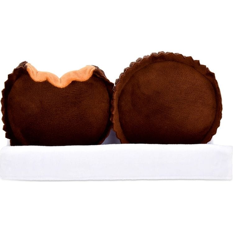  iscream -  Reese's Playful Peanut Butter Pillow Pack -  FAO Schweetz