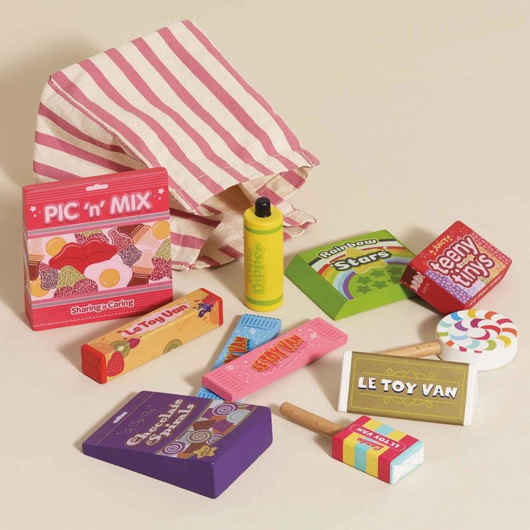  Le Toy Van -  Retro Sweets and Candy Roleplay Set -  Preschool