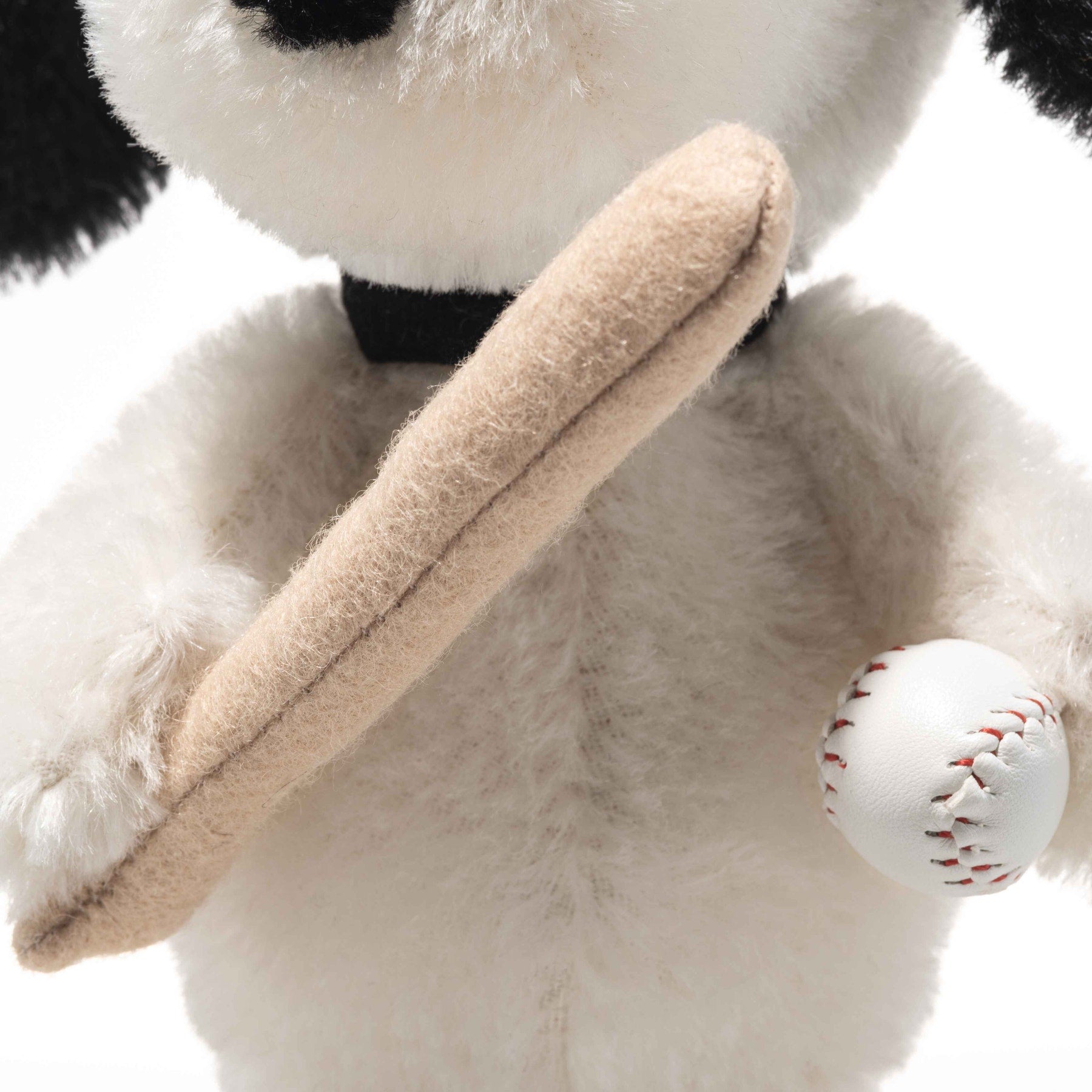  Steiff North America, Inc. -  Snoopy Baseball Limited Edition Plush -  Plush