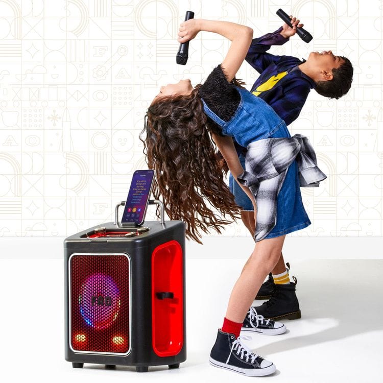  FAO Schwarz -  Stage Stars Karaoke 2-Mic Music Station -  Music