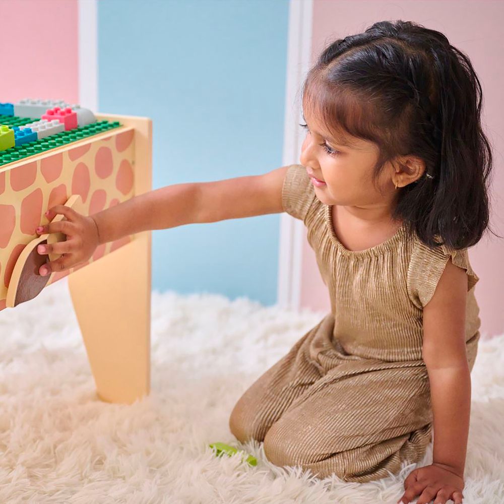 Jungle Giraffe 2-in-1 Wooden Activity Table + 23 Accessories & 1 Car