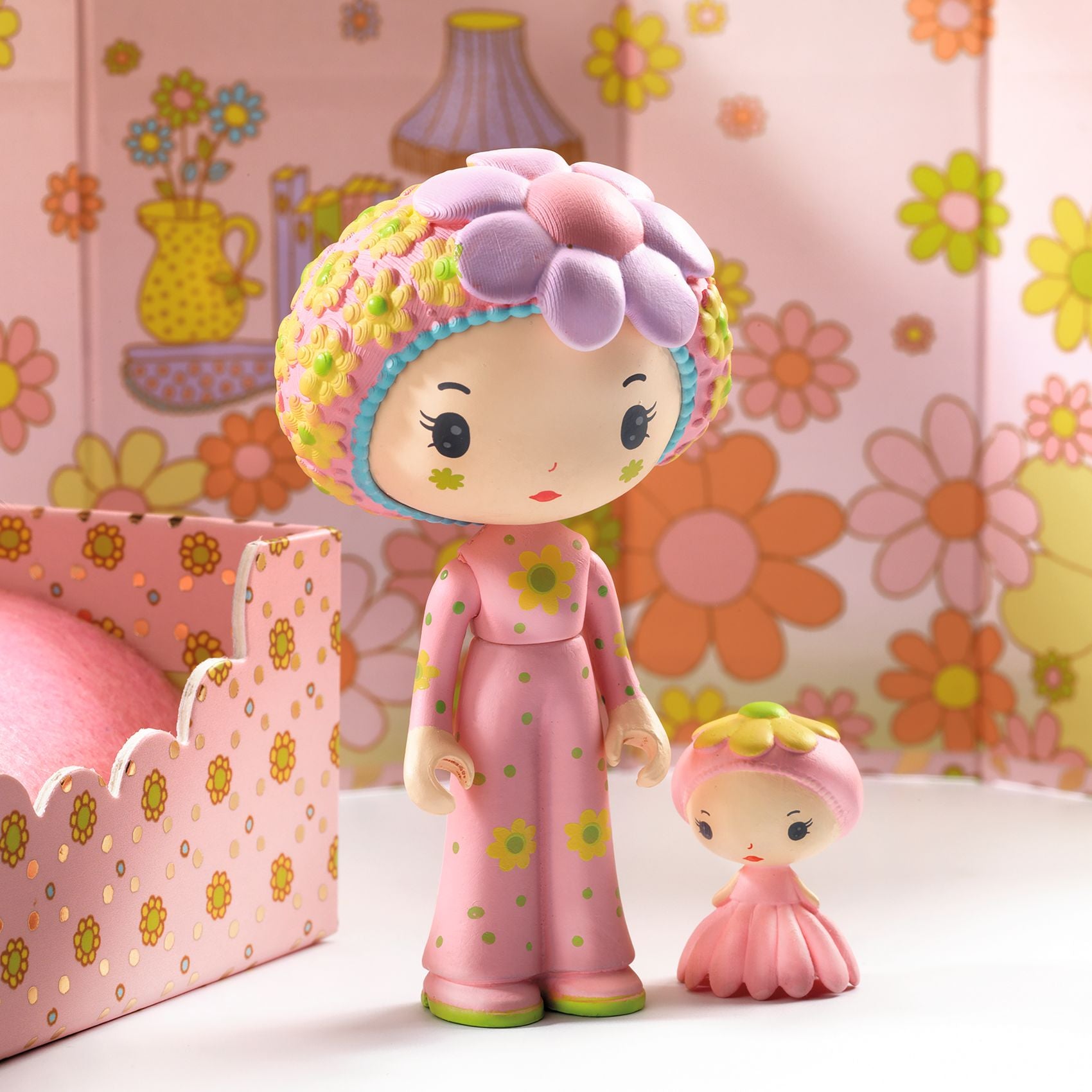  Djeco -  Tinyly Rose Tinyroom with Figurines -  Collectibles