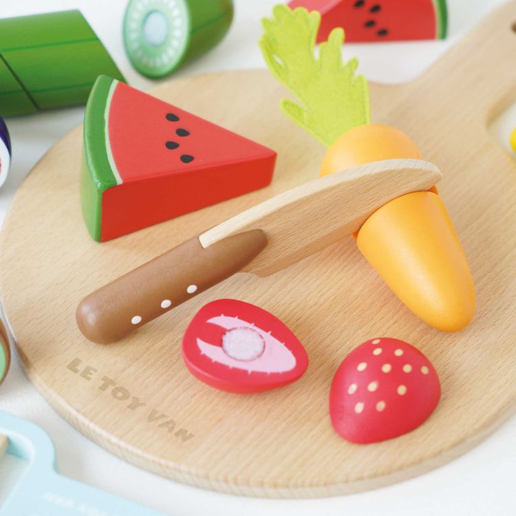  Le Toy Van -  Wooden Chopping Board & Sliceable Play Food -  Preschool