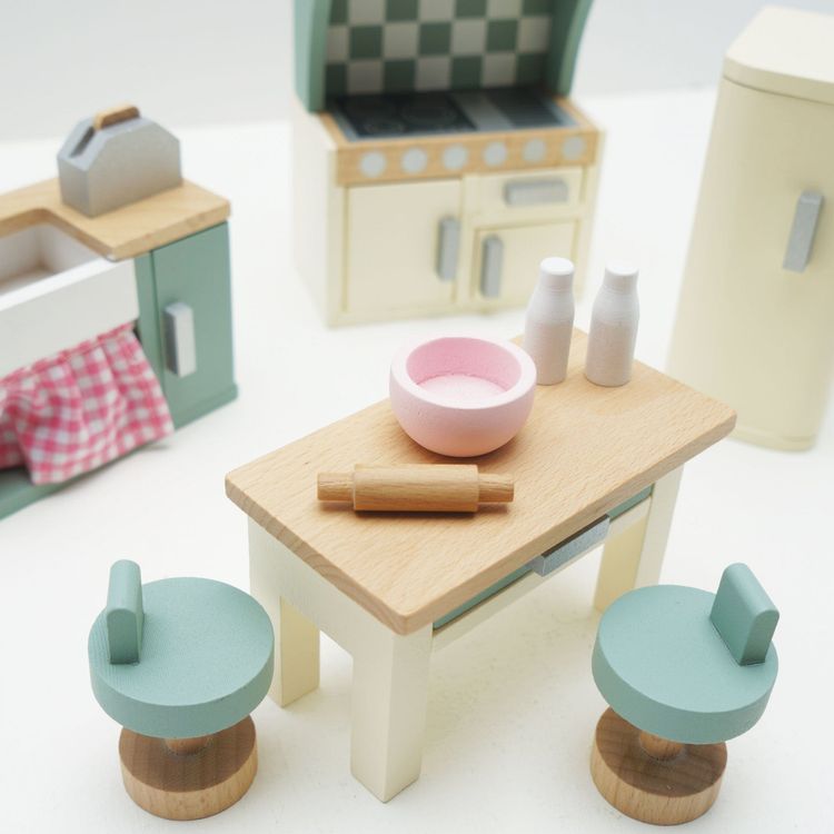  Le Toy Van -  Wooden Dollhouse 20 Piece Kitchen Furniture Set -  Dolls