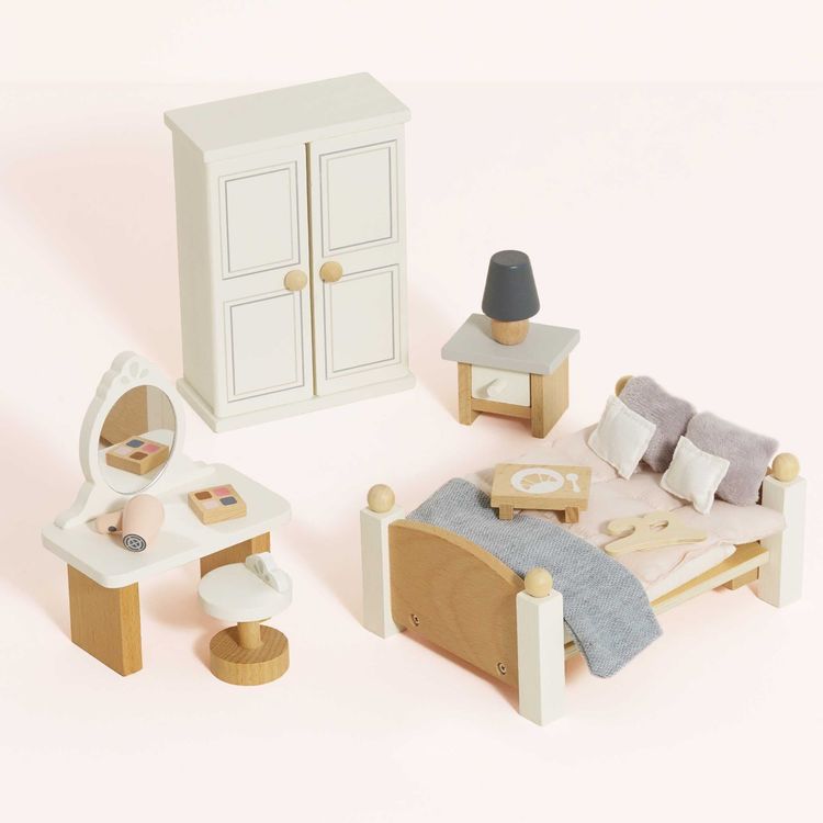  Le Toy Van -  Wooden Dollhouse Bedroom Furniture Set - 19 Pieces -  Dolls