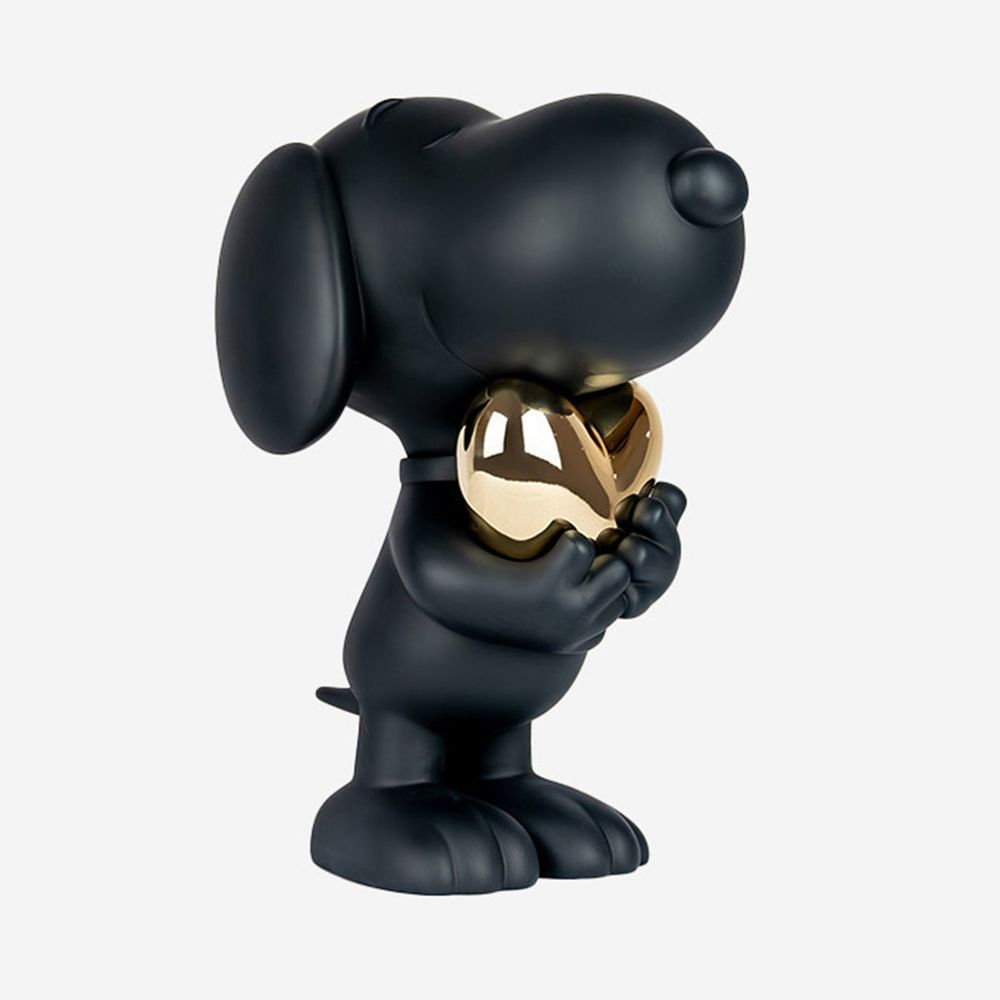 Snoopy 11" Figurine with Heart - Black & Gold