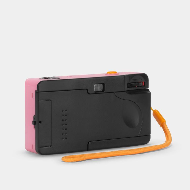バービー　ファンカメラ　Barbie 35mm FunCamera フラッシュ付 PRESS: Retrospekt and Mattel® Unveil New Barbie-Themed 35mm Cameras an