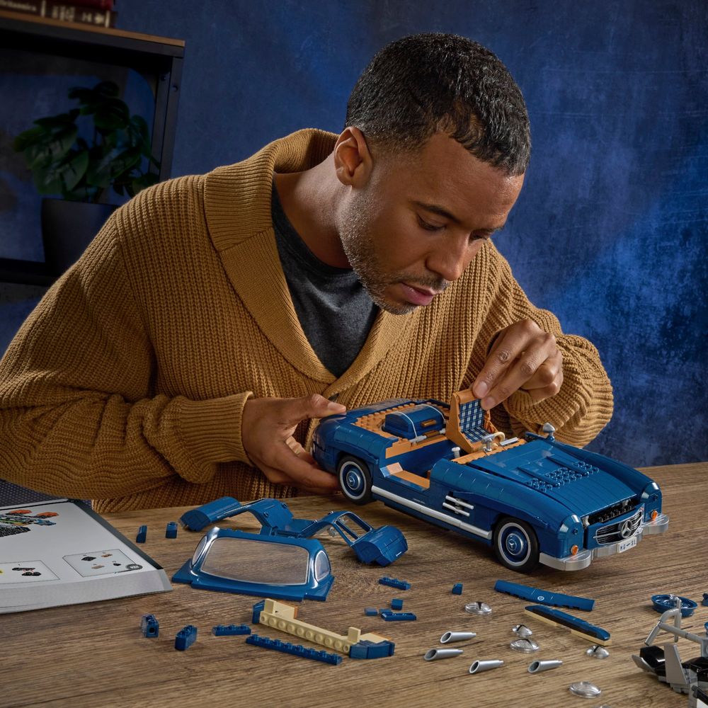 マテル　ブリックショップ　ホットウィール　メルセデス・ベンツ　300　SL Mattel Brick Shop Hot Wheels Mercedes-Benz 300 SL – FAO Schwarz