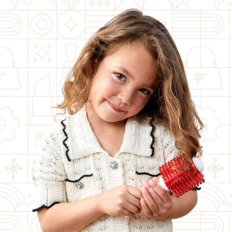 FAO Schwarz Fashion Activity and Roleplay Pampered Play Hair Pro