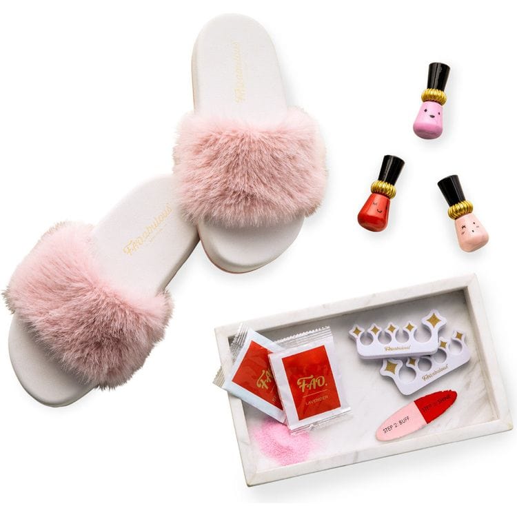 FAO Schwarz Fashion Activity and Roleplay Pampered Play Slipper & Pedicure Set - Pink