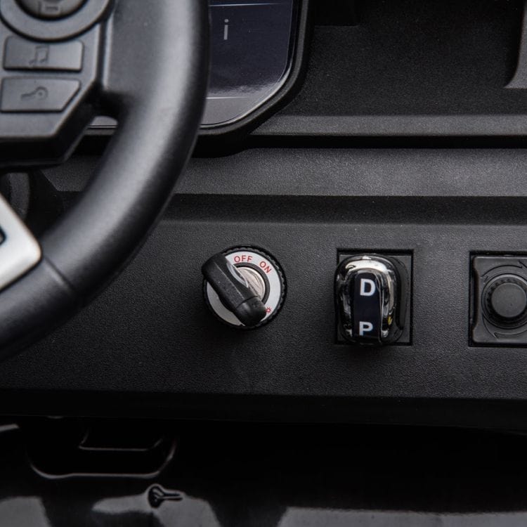 Freddo Outdoor 24V Range Rover HSE 2 Seater Ride on Car - Black