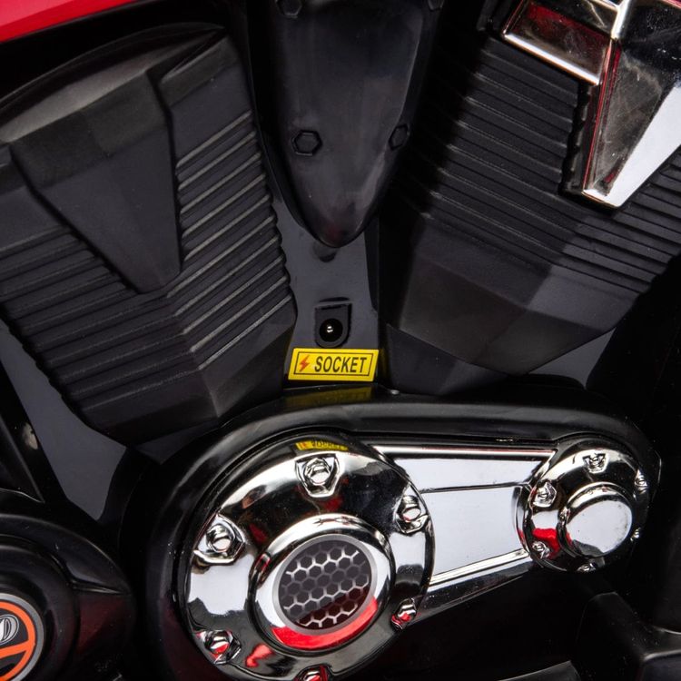 Freddo Outdoor 6V Freddo Toys Chopper Style Ride on Trike - Red