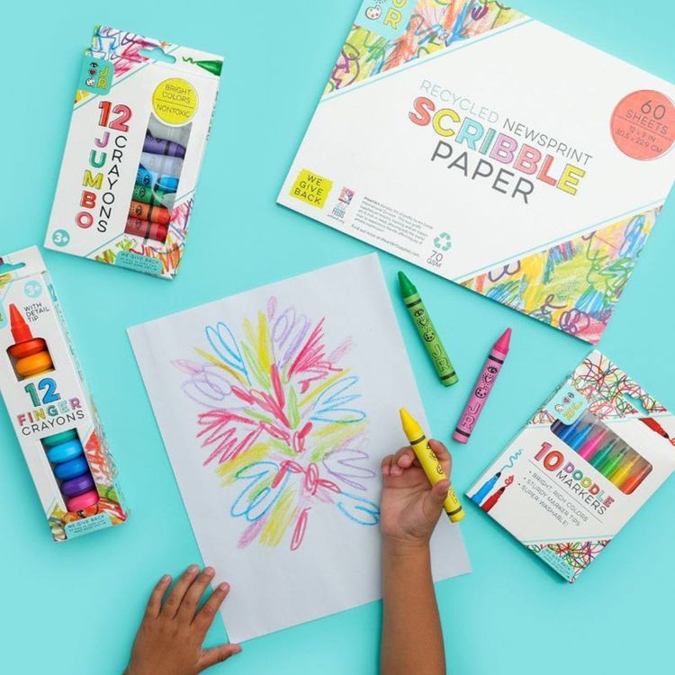 https://faoschwarz.com/cdn/shop/files/iheartart-creativity-draw-n-doodle-bundle-30641838882903.jpg?v=1693426598