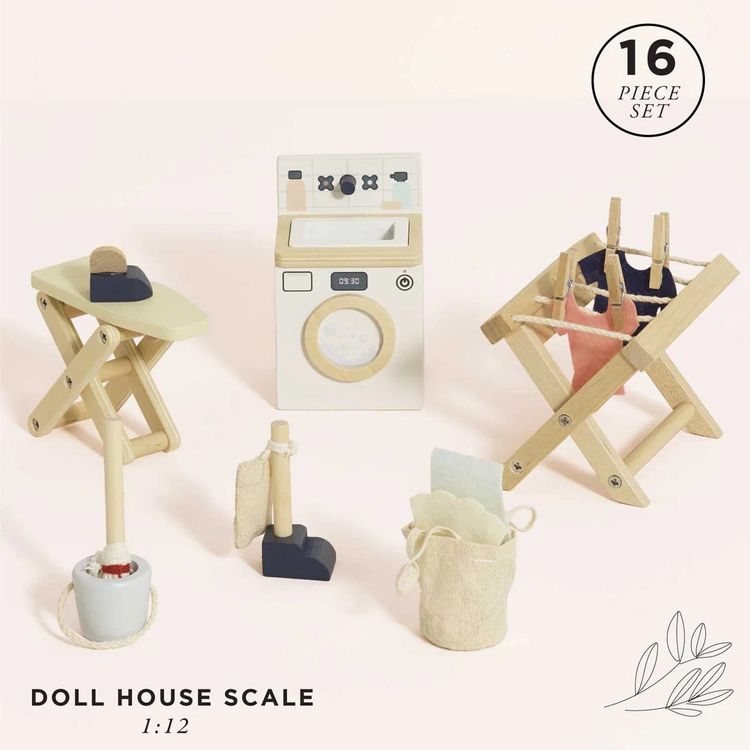 Le Toy Van Dolls Wooden Dolls House 16 Piece Laundry Room Set