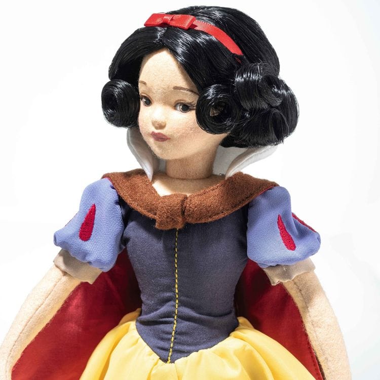 Snow white limited edition doll deals