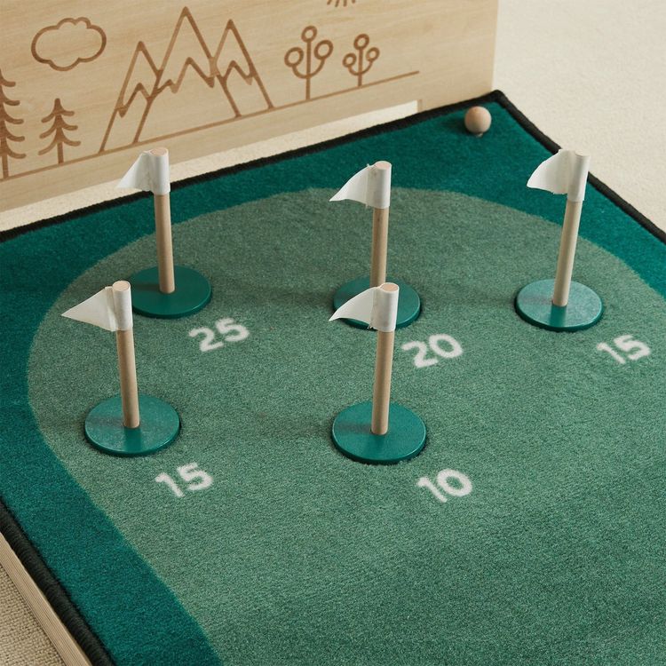 Wonder & Wise Preschool Keen Putting Green