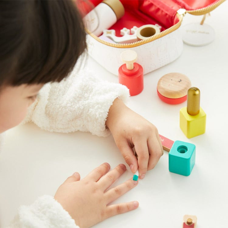  FAO Schwarz -  Pampered Play Pretend Wooden Beauty Set -  Preschool